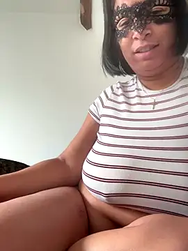 Snapshot of Candyss_233 chatting on November 17, 2025, 9:24 am Candyss 233 online show from November 17, 2025, 9:24 am