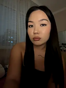 Snapshot of makota_rey chatting on November 10, 2025, 6:02 pm makota rey online show from November 10, 2025, 6:02 pm