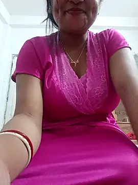 Snapshot of Priya_2222 chatting on December 3, 2025, 5:45 pm Priya 2222 online show from December 3, 2025, 5:45 pm