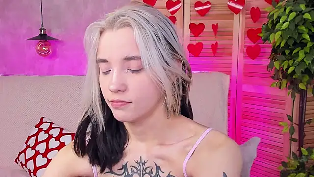 Snapshot of as1an_girlfriend chatting on February 19, 2025, 1:17 pm as1an girlfriend online show from February 19, 2025, 1:17 pm