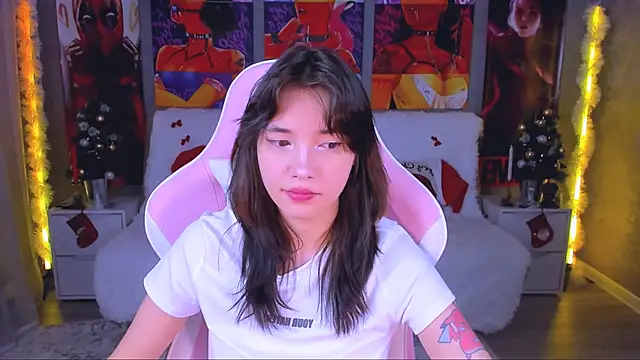 as1an girlfriend online show from December 14, 2025, 12:55 pm