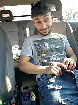 Snapshot of Iulianmarius12 chatting on March 3, 2026, 12:56 pm Iulianmarius12 online show from March 3, 2026, 12:56 pm