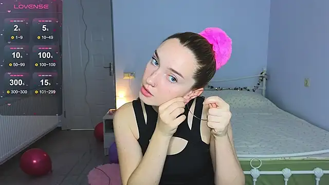 Wild Sophie  online show from December 5, 2025, 3:43 pm