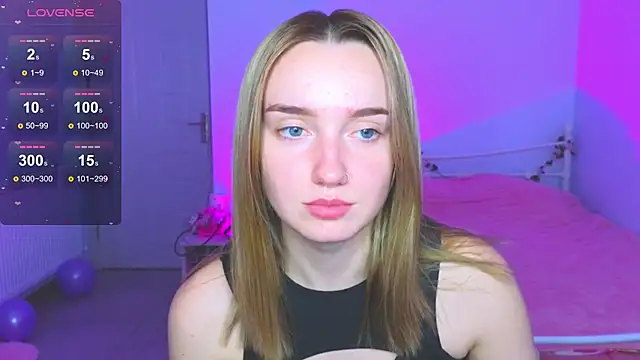 Wild Sophie  online show from December 14, 2025, 4:34 pm