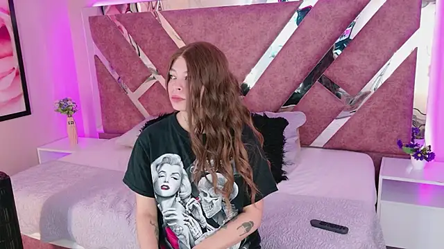 Snapshot of KatherineGomez chatting on April 6, 2026, 4:46 am KatherineGomez online show from April 6, 2026, 4:46 am