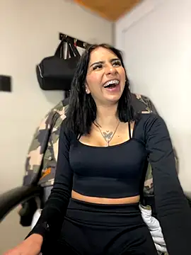 Snapshot of Hilary_pinkk chatting on November 13, 2025, 1:31 am Hilary pinkk online show from November 13, 2025, 1:31 am