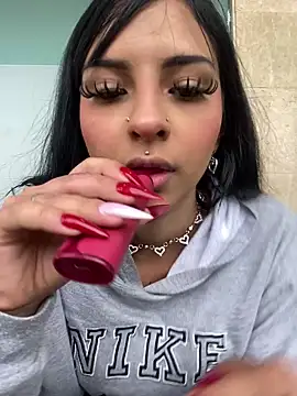 Snapshot of Hilary_pinkk chatting on March 20, 2025, 3:36 pm Hilary pinkk online show from March 20, 2025, 3:36 pm