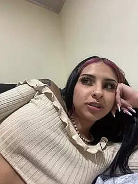 Snapshot of Hilary_pinkk chatting on February 25, 2025, 10:31 pm Hilary pinkk online show from February 25, 2025, 10:31 pm