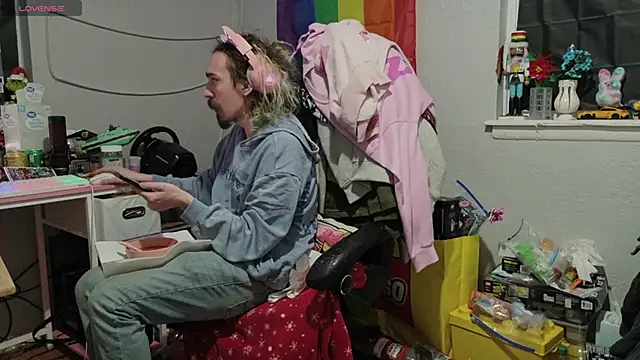 Snapshot of tallnerdyguy chatting on March 23, 2026, 2:33 am tallnerdyguy online show from March 23, 2026, 2:33 am