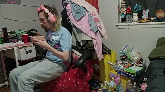 Snapshot of tallnerdyguy chatting on March 29, 2026, 3:30 am tallnerdyguy online show from March 29, 2026, 3:30 am