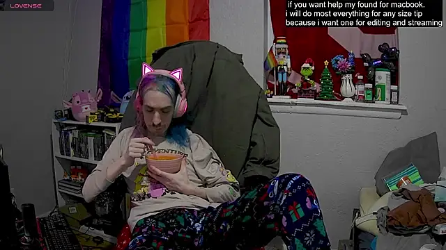 Snapshot of tallnerdyguy chatting on February 23, 2025, 2:18 am tallnerdyguy online show from February 23, 2025, 2:18 am