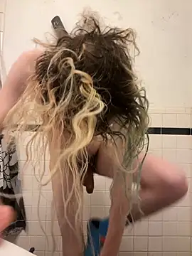 tallnerdyguy online show from October 13, 2025, 8:54 pm