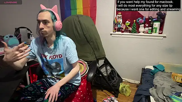 Snapshot of tallnerdyguy chatting on March 15, 2025, 1:30 am tallnerdyguy online show from March 15, 2025, 1:30 am