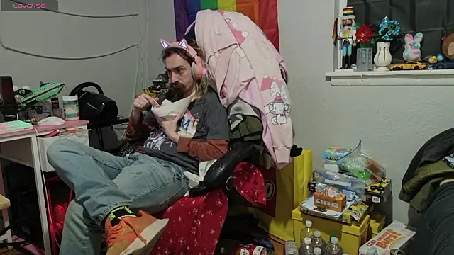 Snapshot of tallnerdyguy chatting on March 17, 2026, 1:41 am tallnerdyguy online show from March 17, 2026, 1:41 am