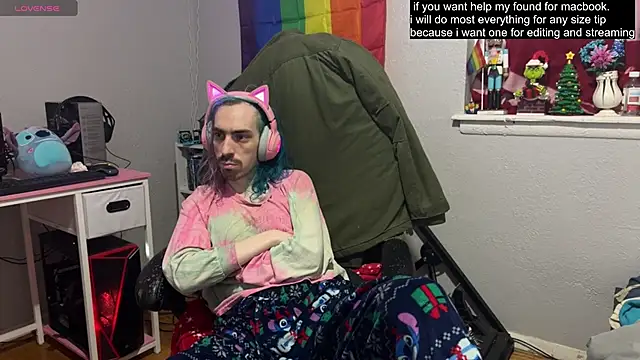 Snapshot of tallnerdyguy chatting on March 3, 2025, 2:11 am tallnerdyguy online show from March 3, 2025, 2:11 am