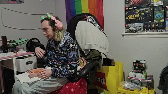 Snapshot of tallnerdyguy chatting on April 8, 2026, 2:13 am tallnerdyguy online show from April 8, 2026, 2:13 am