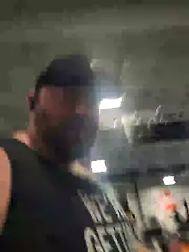 Snapshot of Strong_Bear89 chatting on December 17, 2024, 6:35 am Strong Bear89 online show from December 17, 2024, 6:35 am