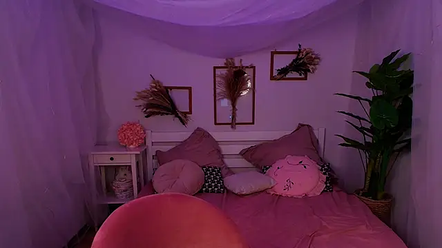 margeriTirell online show from November 8, 2025, 2:48 am