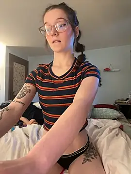 Snapshot of dreamteemergirl chatting on September 29, 2025, 5:51 pm dreamteemergirl online show from September 29, 2025, 5:51 pm