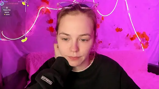 Snapshot of Fox_Lisa chatting on November 12, 2025, 7:29 pm Fox Lisa online show from November 12, 2025, 7:29 pm