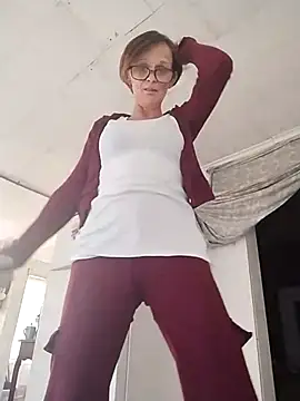 ivylee31 online show from November 28, 2025, 5:46 pm