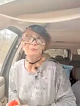 Snapshot of ivylee31 chatting on March 9, 2025, 8:52 pm ivylee31 online show from March 9, 2025, 8:52 pm