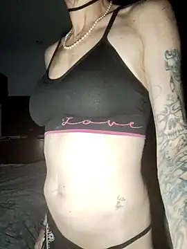 Snapshot of ivylee31 chatting on January 14, 2025, 12:33 am ivylee31 online show from January 14, 2025, 12:33 am