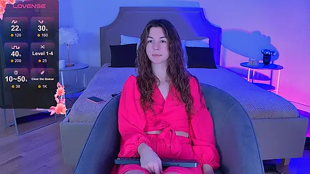 Snapshot of Julia_Tate chatting on December 17, 2024, 2:22 pm Julia Tate online show from December 17, 2024, 2:22 pm