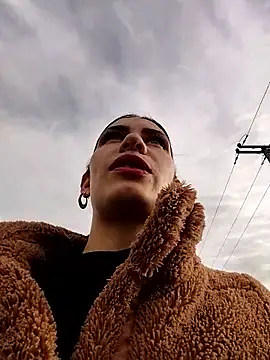 Alysson-- online show from November 20, 2025, 12:17 pm