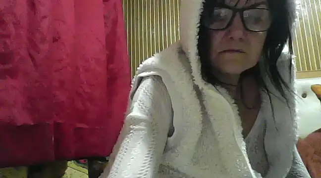 Snapshot of AlanaLaDream chatting on February 8, 2025, 6:11 pm AlanaLaDream online show from February 8, 2025, 6:11 pm