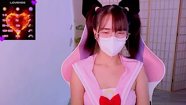 Snapshot of desiregirl69 chatting on March 18, 2025, 3:12 pm desiregirl69 online show from March 18, 2025, 3:12 pm