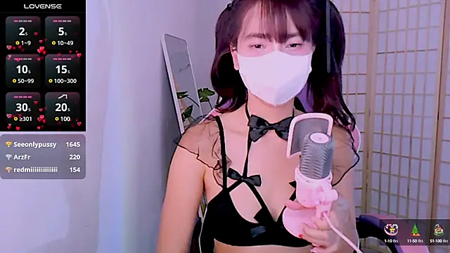 Snapshot of desiregirl69 chatting on February 17, 2025, 6:17 pm desiregirl69 online show from February 17, 2025, 6:17 pm