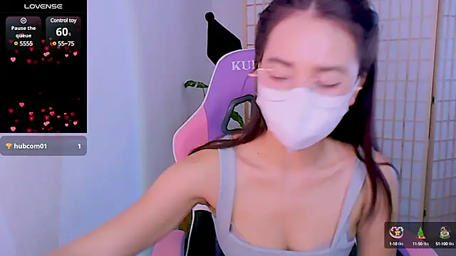 Snapshot of desiregirl69 chatting on February 5, 2025, 6:48 pm desiregirl69 online show from February 5, 2025, 6:48 pm