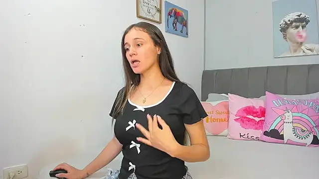 naughtyloverss online show from May 21, 2026, 2:36 pm