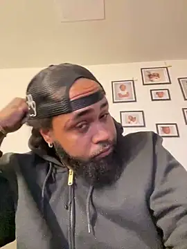 Snapshot of Pap1_Champo chatting on December 11, 2024, 8:15 am Pap1 Champo online show from December 11, 2024, 8:15 am