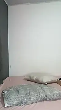 yummi  priv online show from February 14, 2025, 12:30 am