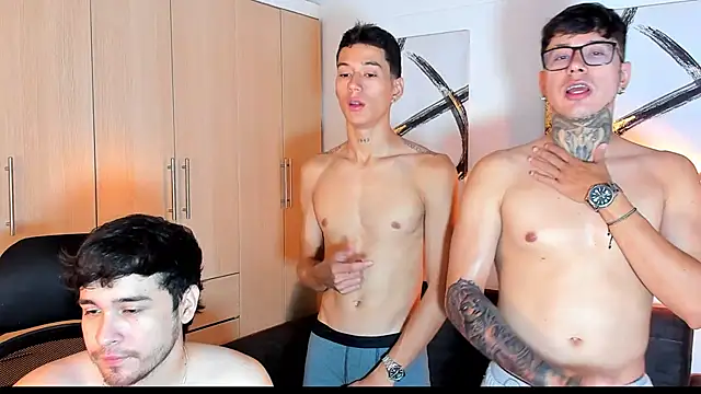 Snapshot of Party_guyssex chatting on March 19, 2025, 1:18 pm Party guyssex online show from March 19, 2025, 1:18 pm