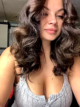 Snapshot of Sweeeeet_Candy chatting on September 10, 2025, 2:10 am Sweeeeet Candy online show from September 10, 2025, 2:10 am