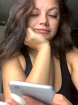 Snapshot of Sweeeeet_Candy chatting on September 21, 2025, 3:22 am Sweeeeet Candy online show from September 21, 2025, 3:22 am