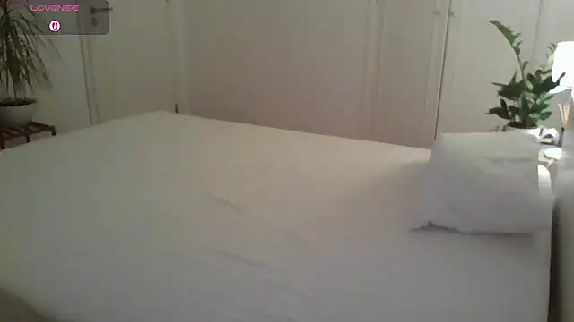Snapshot of yournextdoorhottie chatting on May 24, 2026, 10:42 pm yournextdoorhottie online show from May 24, 2026, 10:42 pm