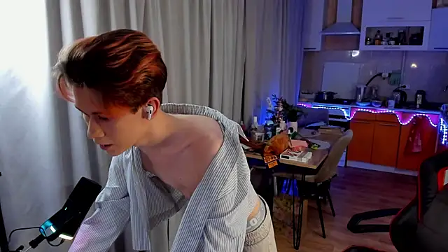 AndrewwCarter2 online show from January 24, 2025, 5:53 pm