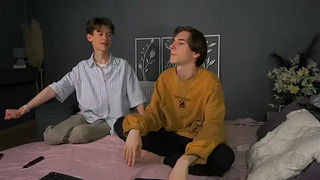 AndrewwCarter2 online show from January 9, 2026, 7:43 pm