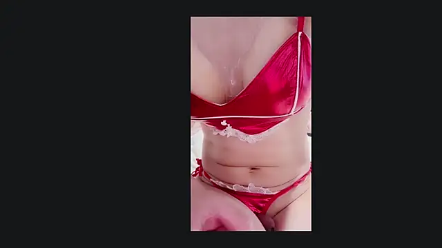 Snapshot of Im_IVE_LOVE chatting on December 15, 2024, 1:35 am Im IVE LOVE online show from December 15, 2024, 1:35 am