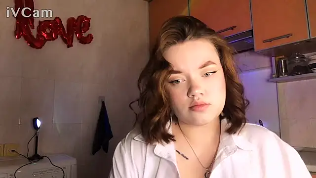 foxyyMoon online show from April 29, 2026, 2:05 am