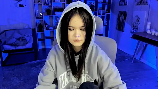 Elainebeness online show from October 21, 2025, 7:35 pm