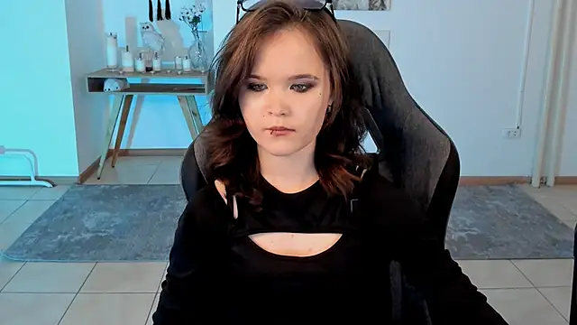 Snapshot of Elainebeness chatting on February 1, 2025, 1:44 am Elainebeness online show from February 1, 2025, 1:44 am