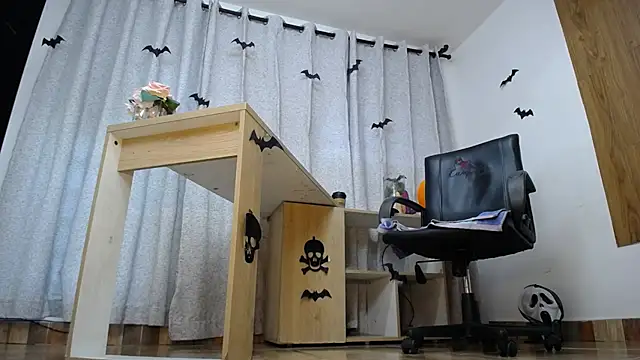 Kathleen Rodriguez online show from October 24, 2025, 11:09 am