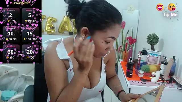 KatrinaReds online show from February 17, 2025, 5:34 pm