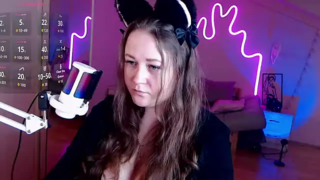 Snapshot of LizzyShine chatting on September 14, 2025, 1:22 pm LizzyShine online show from September 14, 2025, 1:22 pm