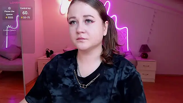 Snapshot of LizzyShine chatting on March 10, 2025, 5:50 pm LizzyShine online show from March 10, 2025, 5:50 pm